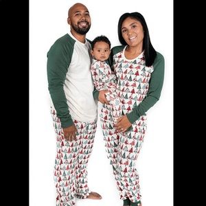 Burt’s Bees Family Holiday Pajamas NWT